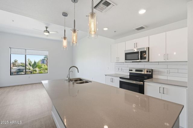 1130 N 2ND Street 313, Phoenix, AZ 85004