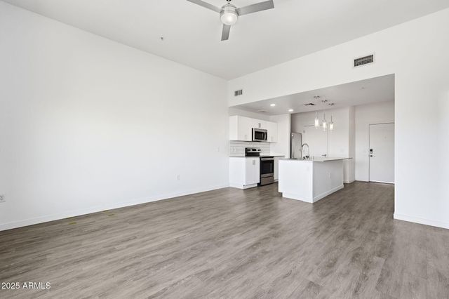 1130 N 2ND Street 313, Phoenix, AZ 85004