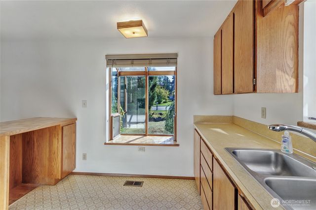 4221 72nd Street E, Tacoma, WA 98443