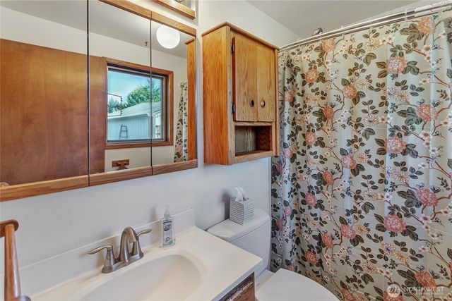 4221 72nd Street E, Tacoma, WA 98443