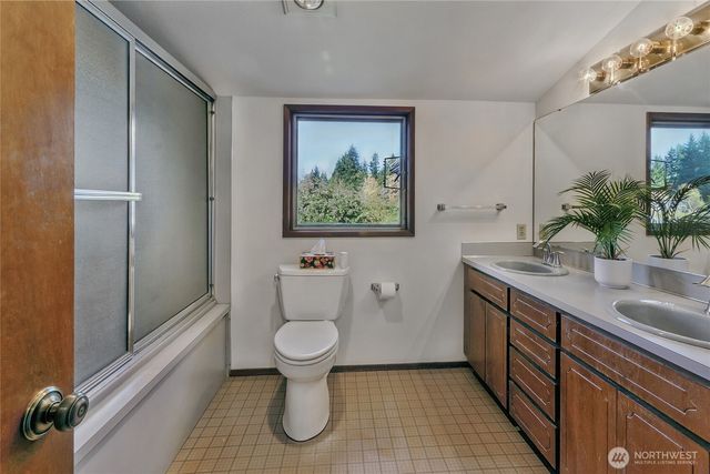 4221 72nd Street E, Tacoma, WA 98443