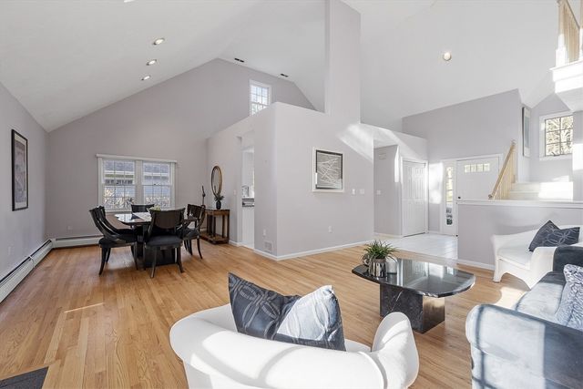 34 Pickman Dr 34, Bedford, MA 01730