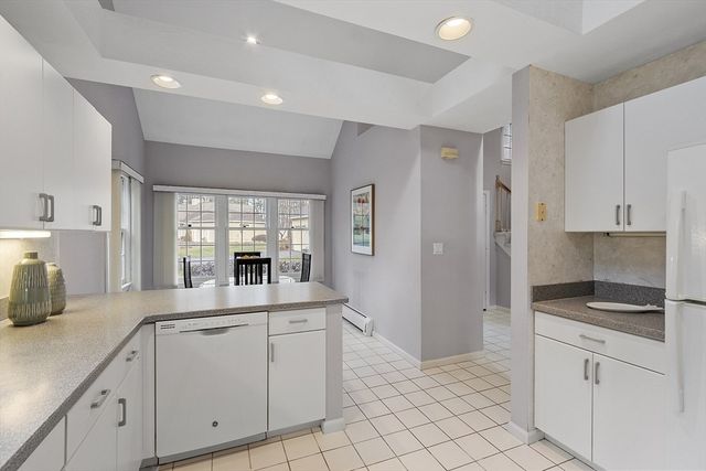 34 Pickman Dr 34, Bedford, MA 01730