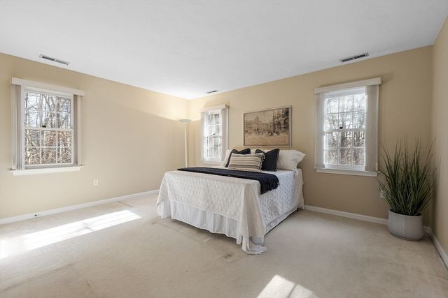 34 Pickman Dr 34, Bedford, MA 01730