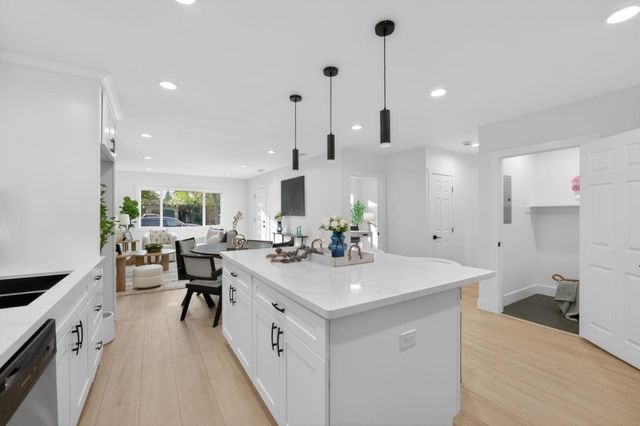 1150 Sevier Avenue, Menlo Park, CA 94025