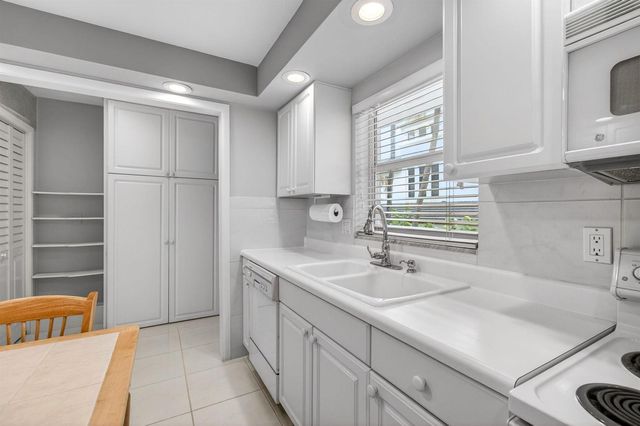 2701 S Ocean Boulevard 21, Highland Beach, FL 33487