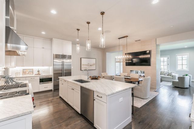 8 Comillas Drive, Westlake, TX 76262