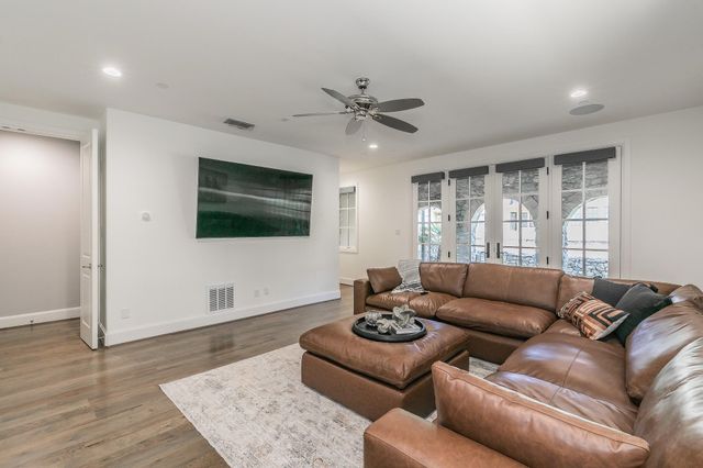 8 Comillas Drive, Westlake, TX 76262