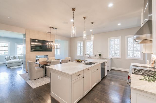 8 Comillas Drive, Westlake, TX 76262