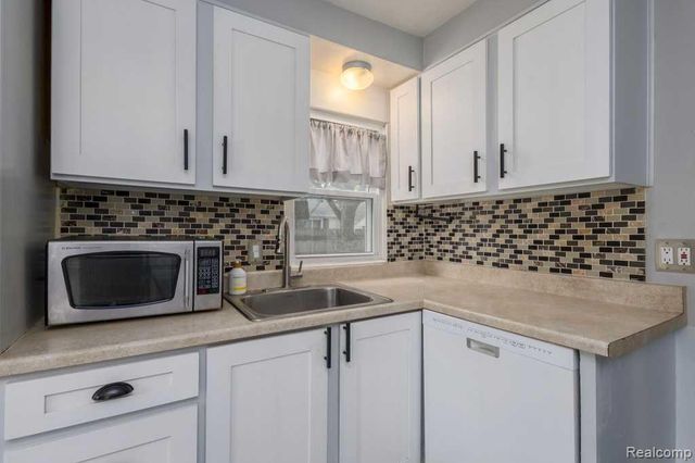 1719 Guthrie Avenue, Royal Oak, MI 48067