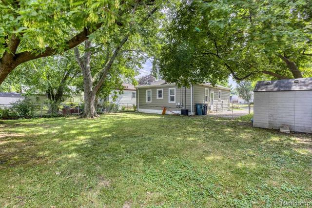1719 Guthrie Avenue, Royal Oak, MI 48067