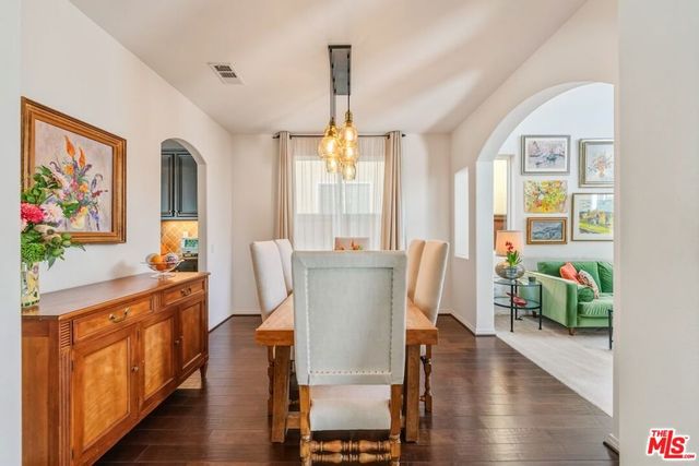 7466 Louise Avenue, Lake Balboa, CA 91406