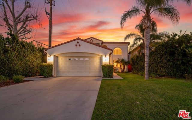 7466 Louise Avenue, Lake Balboa, CA 91406