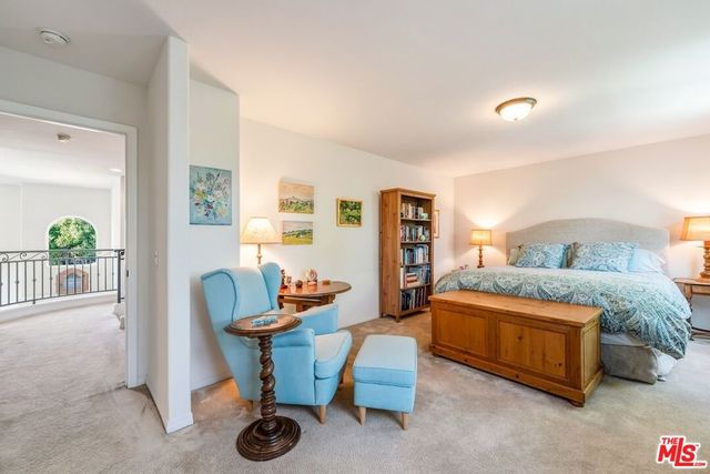 7466 Louise Avenue, Lake Balboa, CA 91406