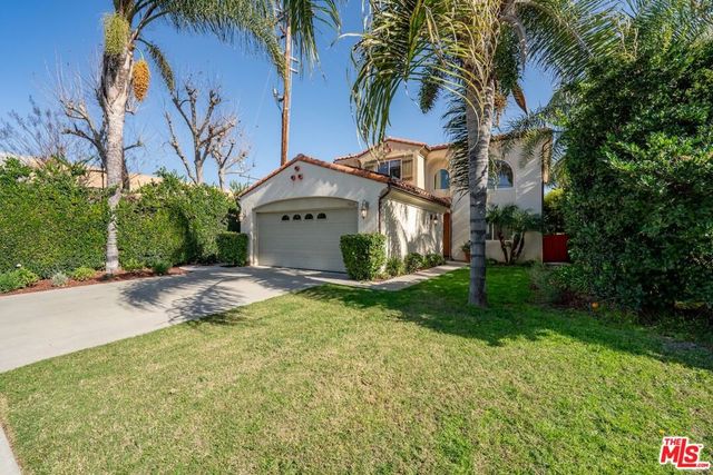 7466 Louise Avenue, Lake Balboa, CA 91406