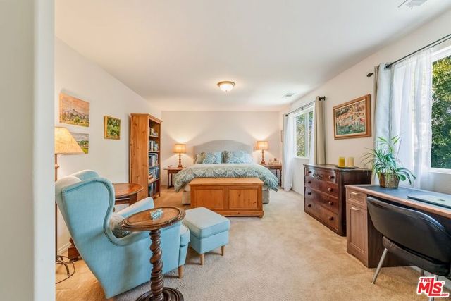 7466 Louise Avenue, Lake Balboa, CA 91406