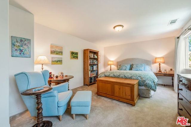 7466 Louise Avenue, Lake Balboa, CA 91406