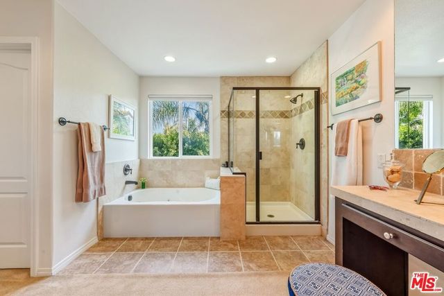 7466 Louise Avenue, Lake Balboa, CA 91406