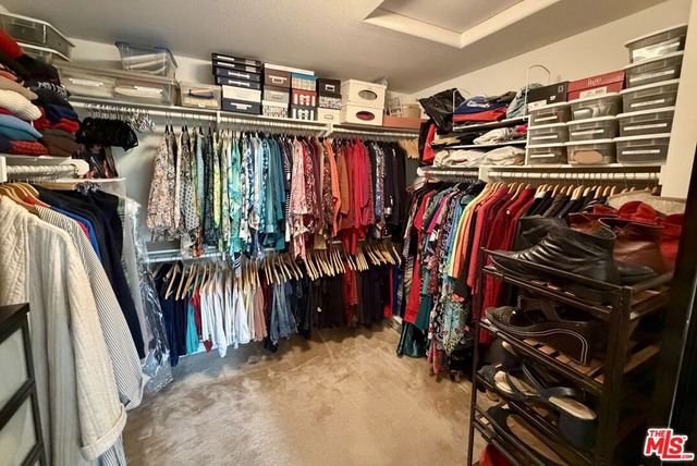 7466 Louise Avenue, Lake Balboa, CA 91406