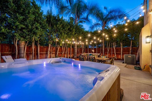 7466 Louise Avenue, Lake Balboa, CA 91406