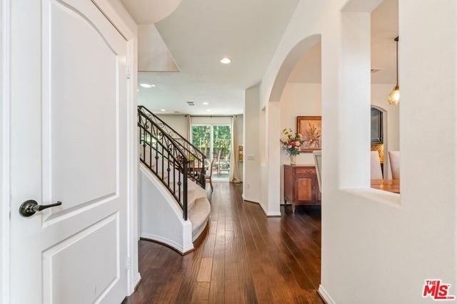 7466 Louise Avenue, Lake Balboa, CA 91406