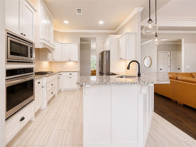 3200 SW Satinwood, Bentonville, AR 72713
