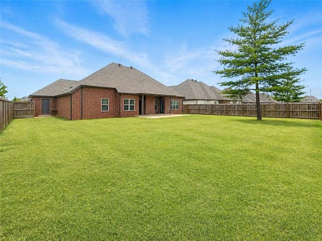 3200 SW Satinwood, Bentonville, AR 72713