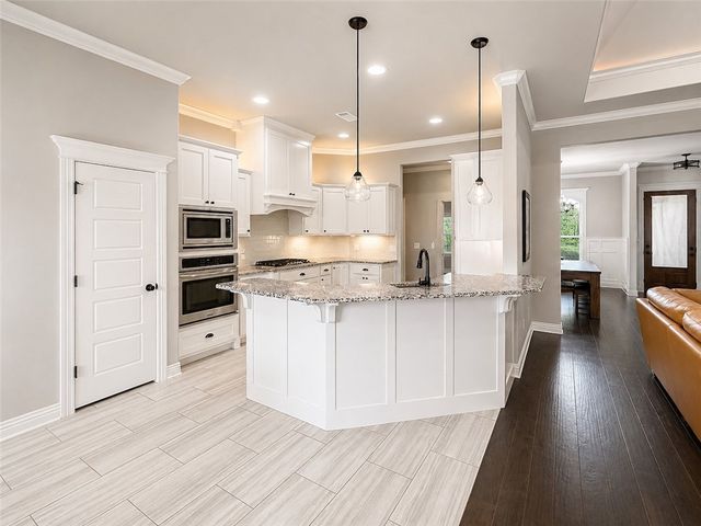 3200 SW Satinwood, Bentonville, AR 72713
