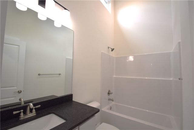 668 Sun Meadows Loop, Centerton, AR 72719