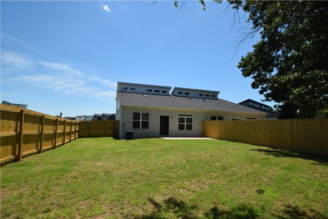 668 Sun Meadows Loop, Centerton, AR 72719