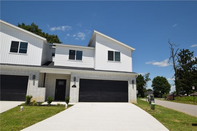 668 Sun Meadows Loop, Centerton, AR 72719