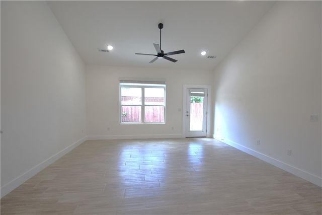 668 Sun Meadows Loop, Centerton, AR 72719