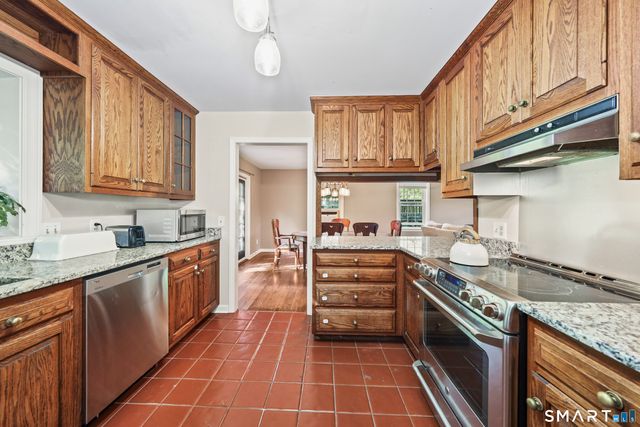 69 Nonnewaug Road, Woodbury, CT 06798