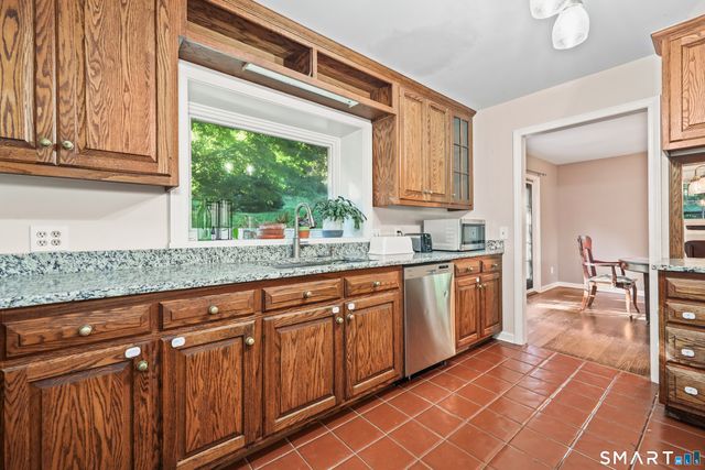 69 Nonnewaug Road, Woodbury, CT 06798