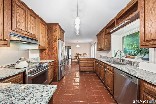 69 Nonnewaug Road, Woodbury, CT 06798