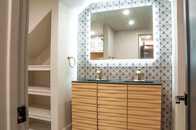 228 Cavendish Gulf Road, Cavendish, VT 05495