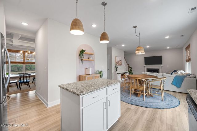 910 Terraces Lane, Hampstead, NC 28443