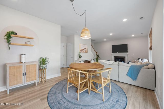 910 Terraces Lane, Hampstead, NC 28443