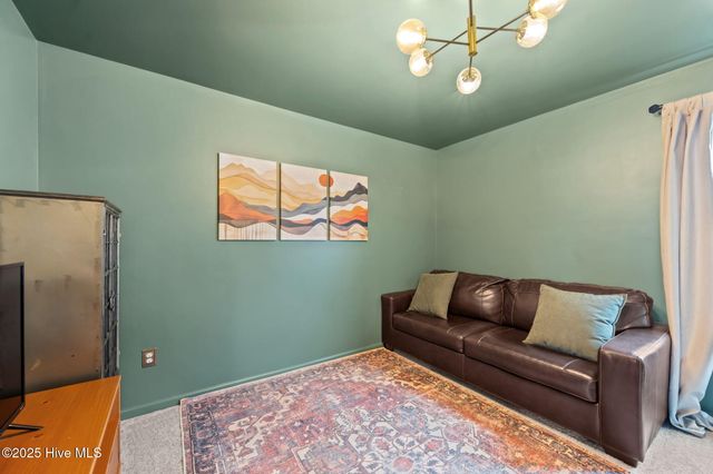 910 Terraces Lane, Hampstead, NC 28443