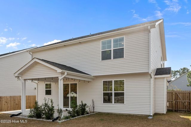 910 Terraces Lane, Hampstead, NC 28443