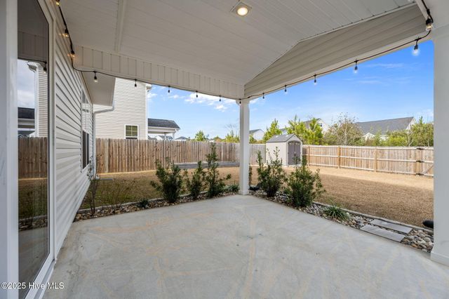 910 Terraces Lane, Hampstead, NC 28443