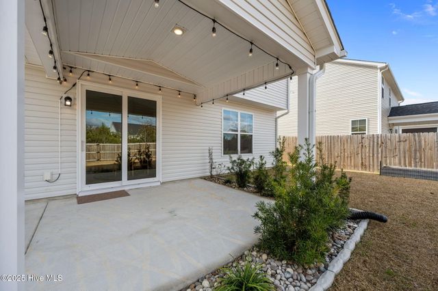 910 Terraces Lane, Hampstead, NC 28443