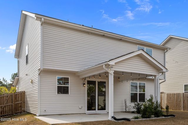 910 Terraces Lane, Hampstead, NC 28443