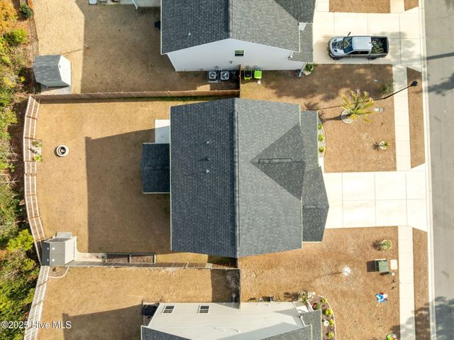 910 Terraces Lane, Hampstead, NC 28443