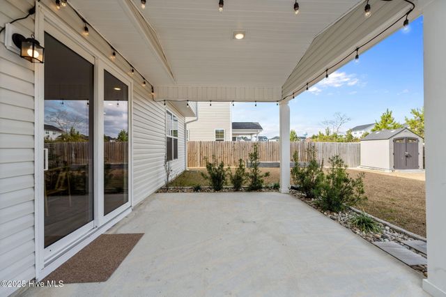 910 Terraces Lane, Hampstead, NC 28443