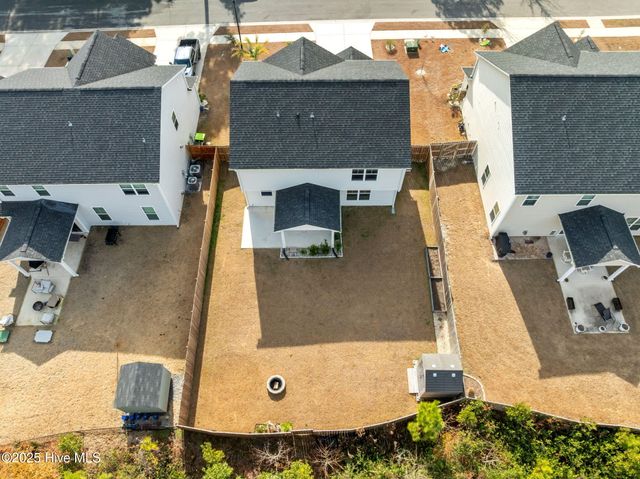 910 Terraces Lane, Hampstead, NC 28443