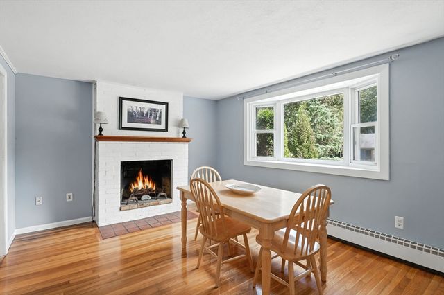20 Oakland Ave, Tewksbury, MA 01876