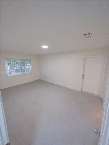 5400 NW 18th St 3N, Lauderhill, FL 33313