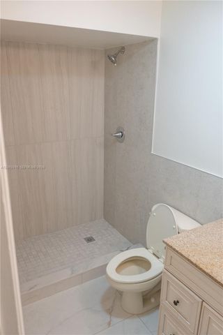 5400 NW 18th St 3N, Lauderhill, FL 33313