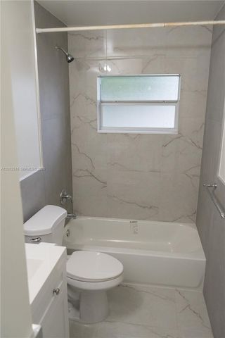 5400 NW 18th St 3N, Lauderhill, FL 33313